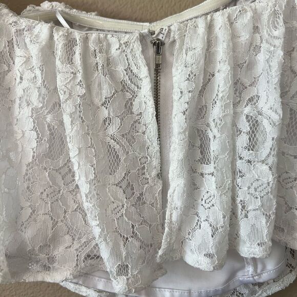 Guess Lace Off Shoulder Corset Crop Top - Picture 4 of 5